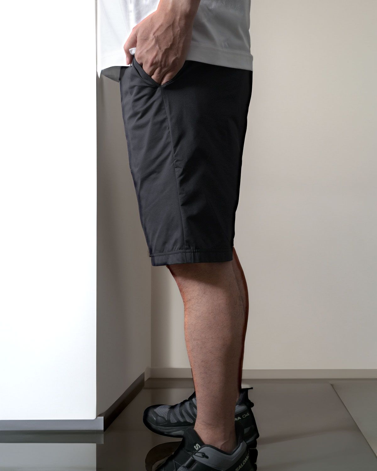 すっきりとしたショートパンツのシルエット