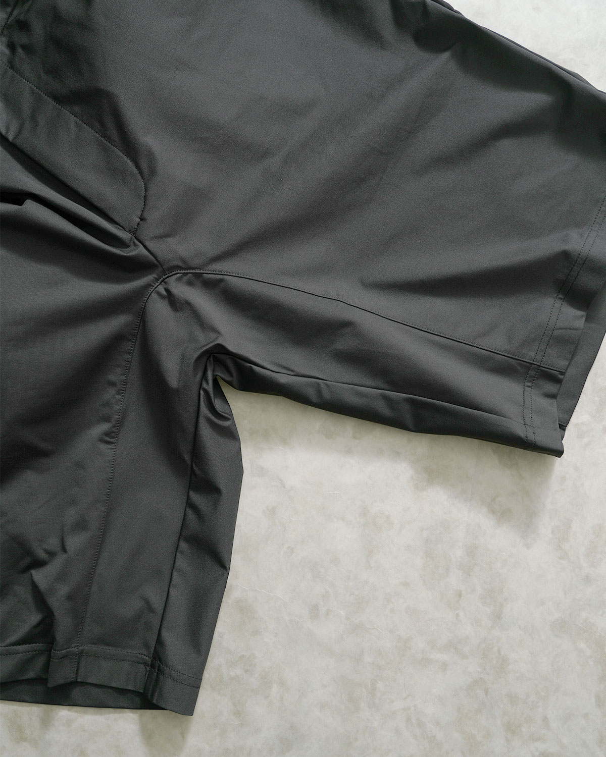 ガゼットクロッチを備えたショートパンツ